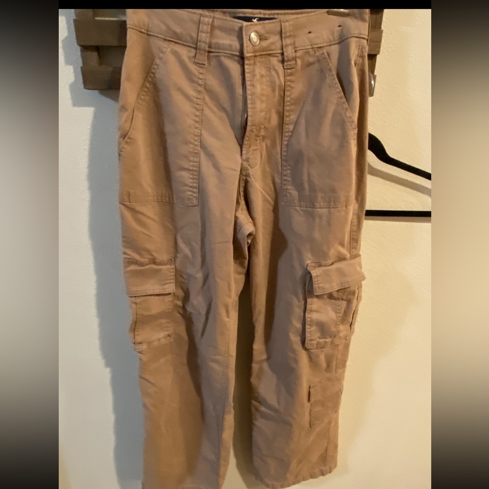 Hollister khaki ultra high rise baggy size 4